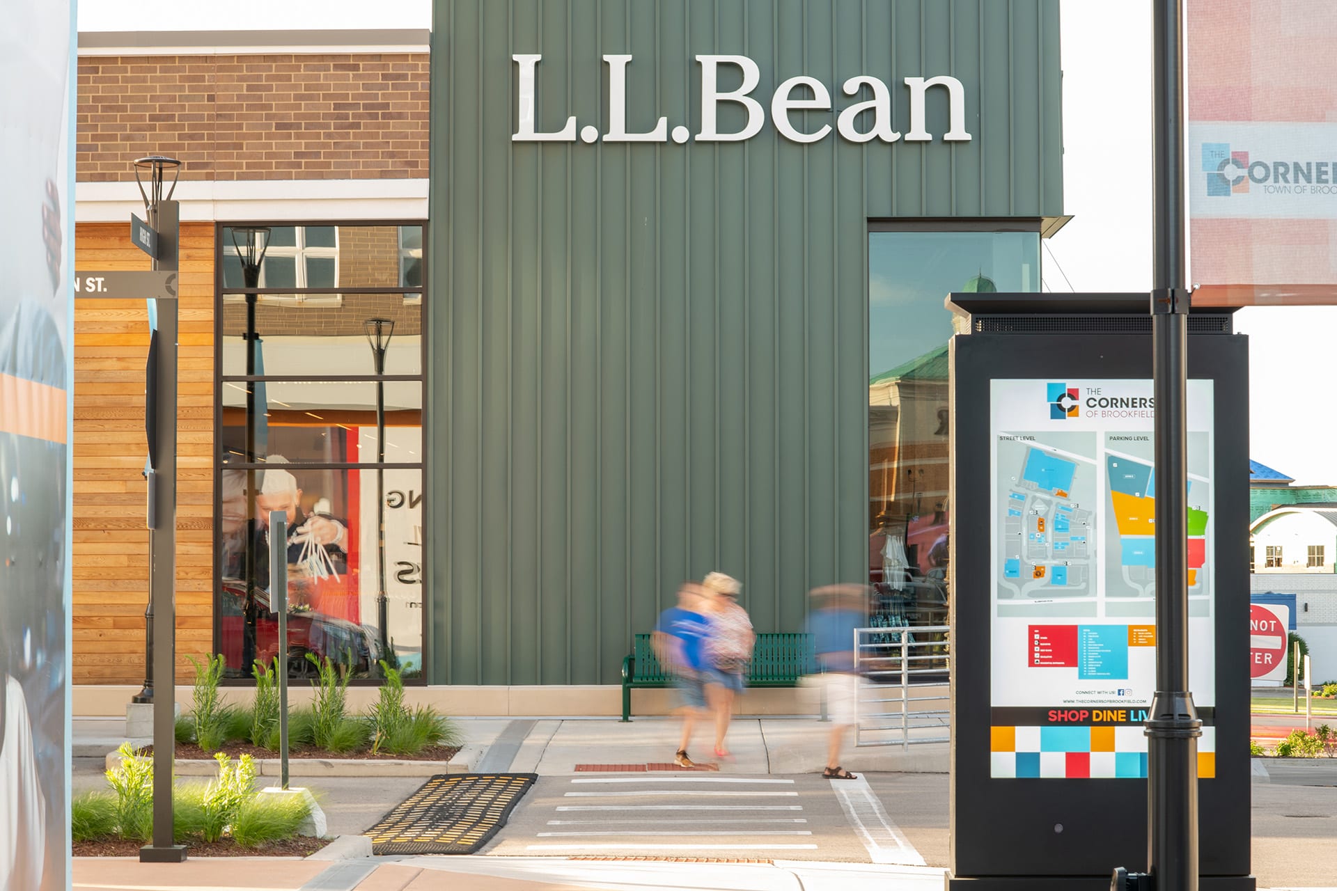 The Corners of Brookfield Mandel Group